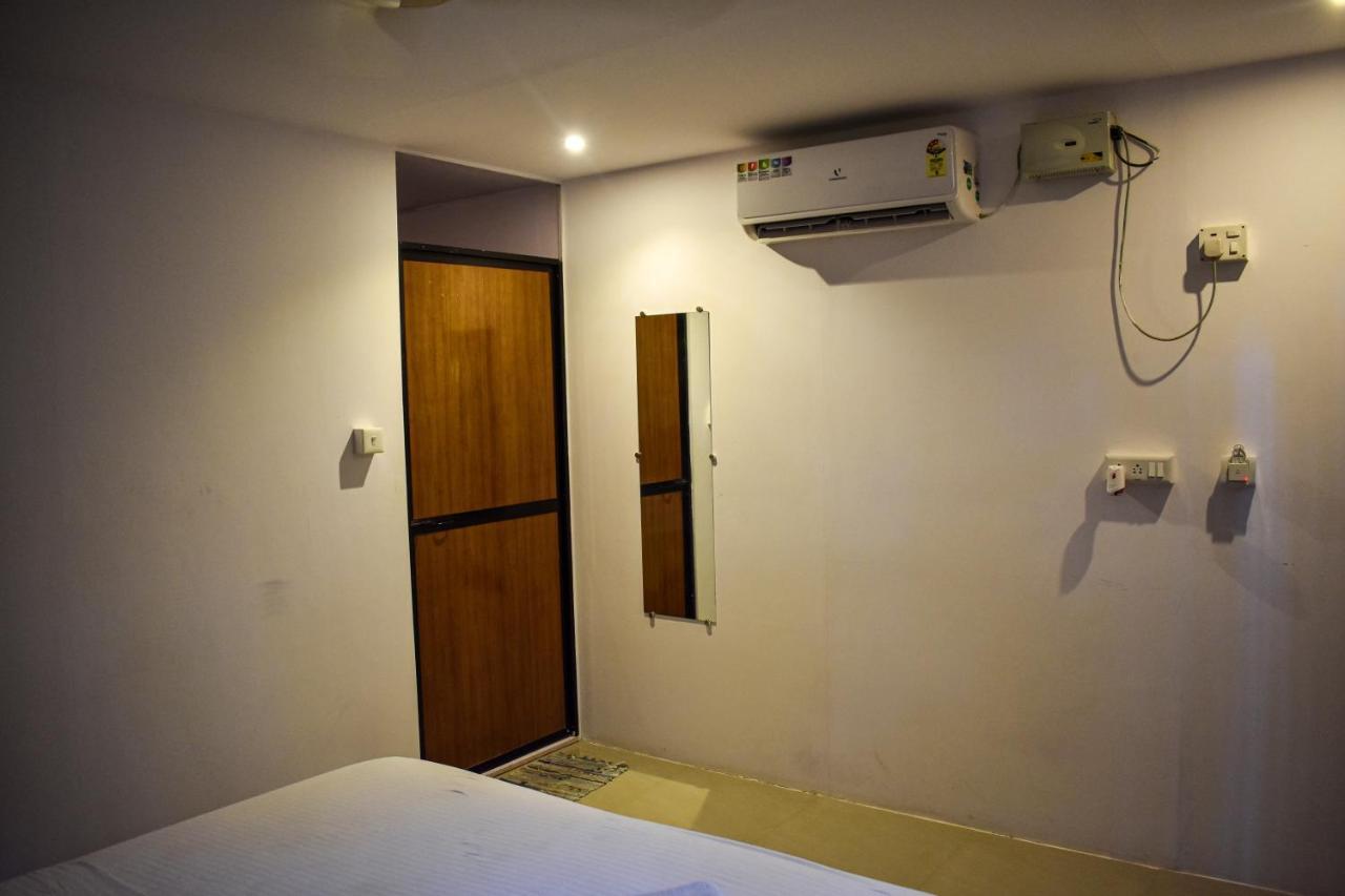 Palolem Cottages *